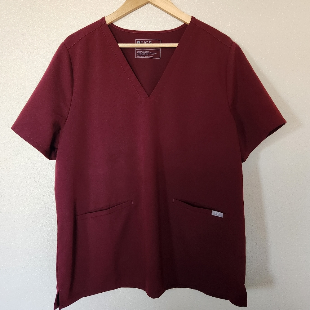 Figs Casma 3 Pocket Scrub Top